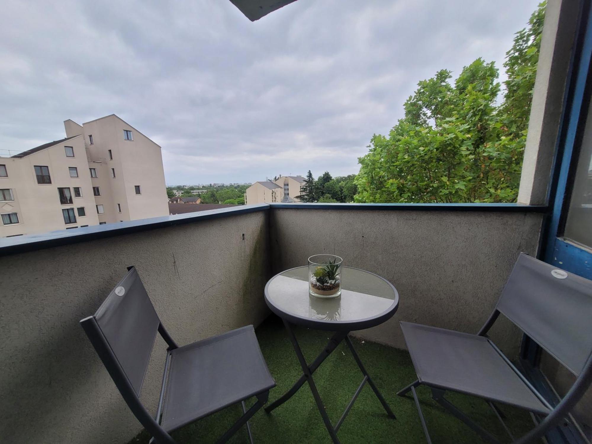 Apartamento Parisian Retreat Pour 5 Personnes - 12 Min De Paris - Proche Gare Deuil-la-Barre Exterior foto